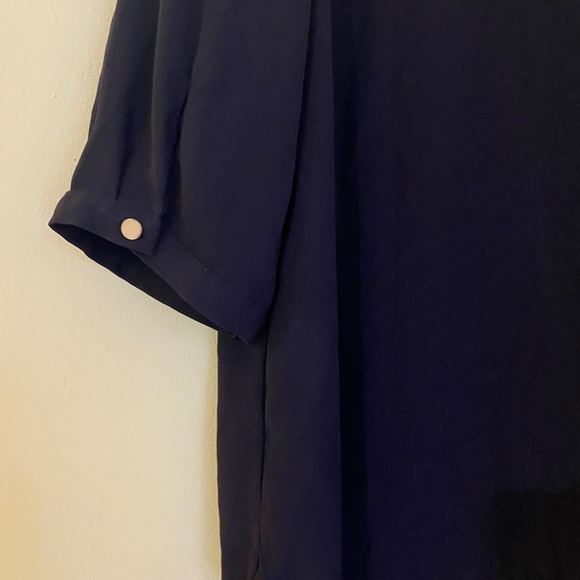 Reitmans v-neck blouse 3/4 length sleeve asymmetrical - Picture 6 of 8